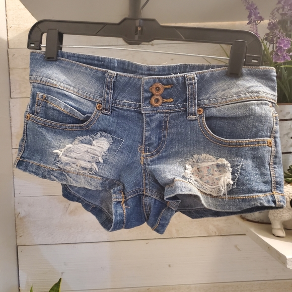 ultra love Pants - Jean Shorts Distressed Look Ultralove Women's junior Size 3